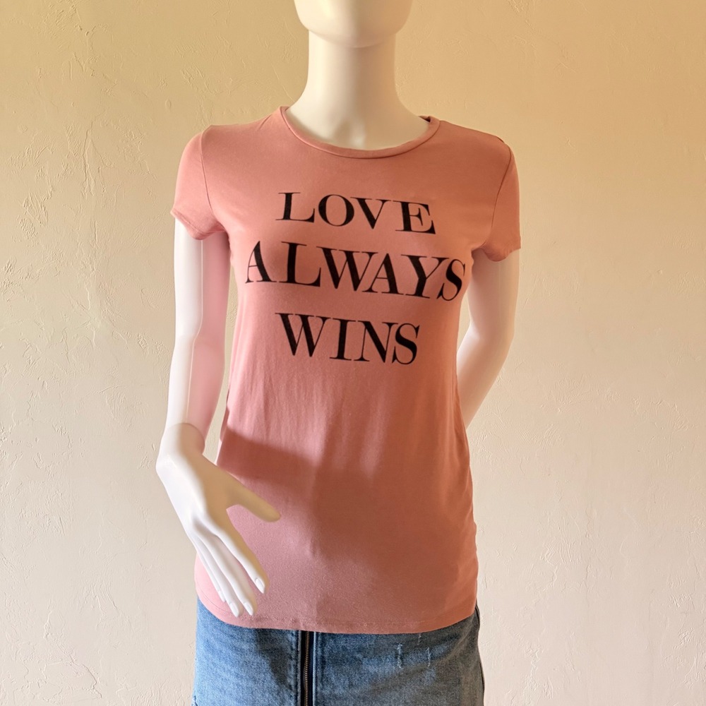 Philosophy Republic Clothing Women's Pink Love Always Wins Graphic Tee Size XS